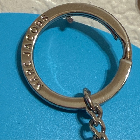 Marc Jacobs Lobster Claw Bottle Opener Keychain - Picture 2 of 4